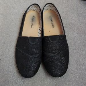 Wet seal sparkle black flats